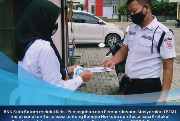 BNN Kota Batam menerapan Protokol Kesehatan kepada Security Ruko Limindo trade center Batam center BNN Kota Batam menerapan Protokol Kesehatan kepada Security Ruko Limindo trade center Batam center
