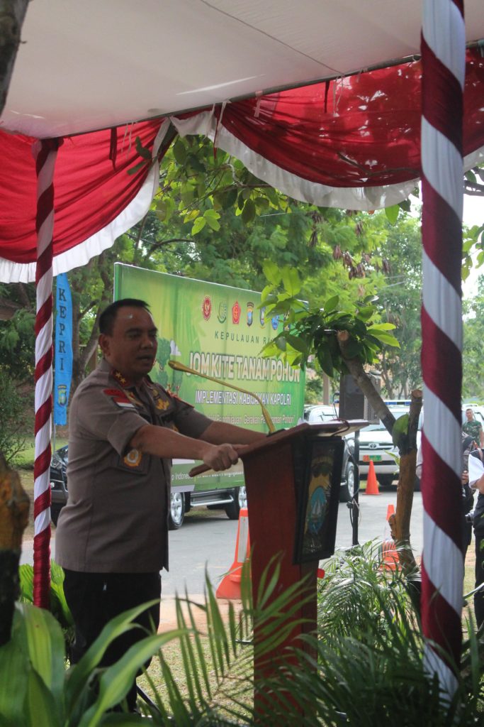 Hari sejuta pohon, BNN Kota Batam menghadiri Kegiatan Gerakan Penanaman Pohon di Lingkungan Polri Tahun 2020