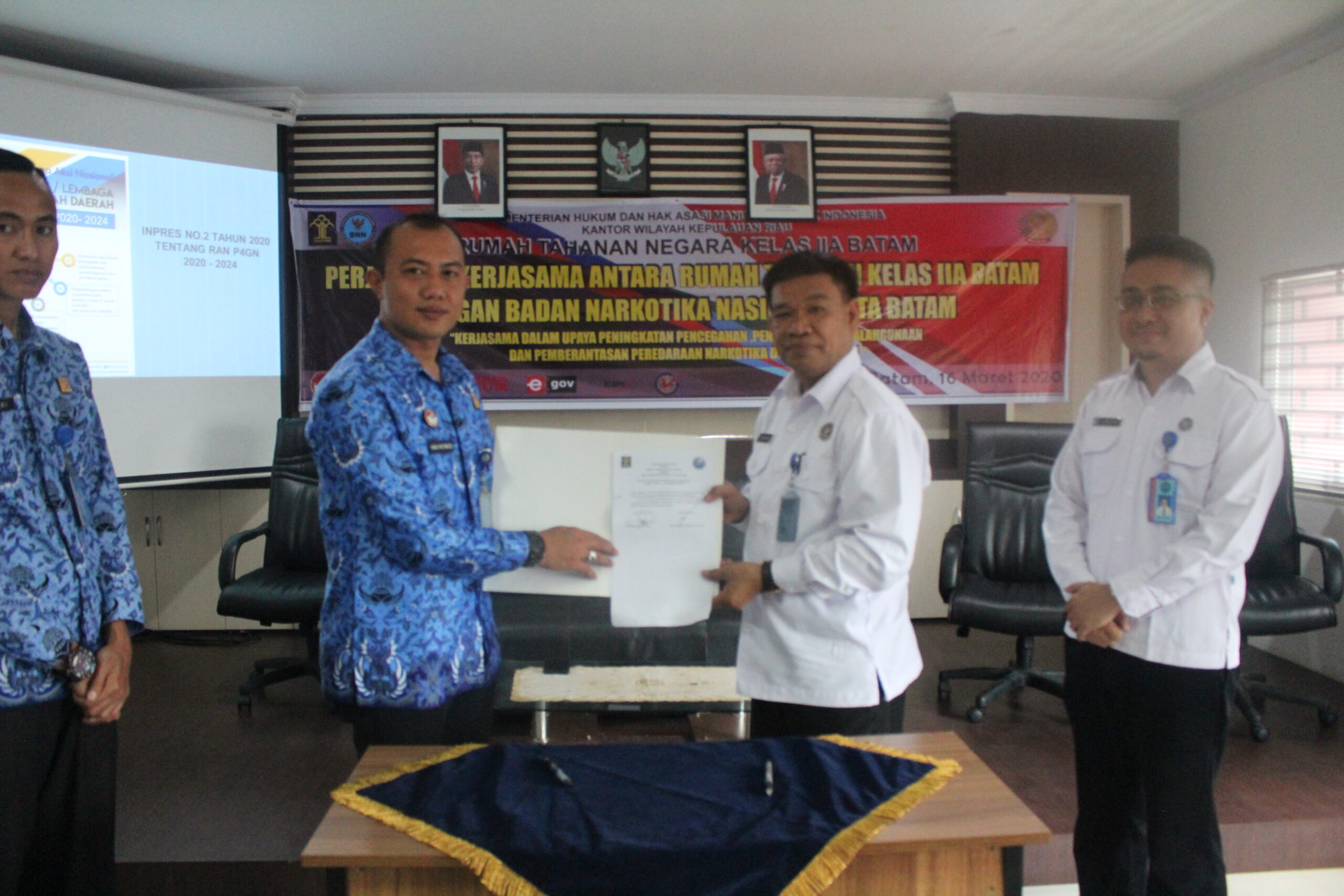 BNN Kota Batam Teken MoU dengan Rutan Kelas II A Batam BNN Kota Batam Teken MoU dengan Rutan Kelas II A Batam