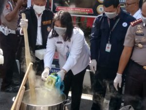 BNN Kota Batam turut memusnakan Barang Bukti hasil tangkapan Satres Narkoba Polresta Barelang