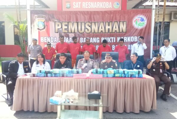 BNN Kota Batam turut memusnakan Barang Bukti hasil tangkapan Satres Narkoba Polresta Barelang