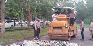 BNN Kota Batam mengikuti Apel Pasukan Operasi Lilin Seligi 2019, dan Pemusnahan barang bukti di Lapangan Parkir Stadion Temenggung Abdul Jamal Batam