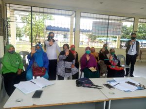 Sosialisasi Narkoba dan Sosialisasi Protokol Kesehatan dalam Upaya Pencegahan Penyebaran Virus Corona (Covid-19) pada pertemuan ibu-ibu pkh perumahan Kopkar PLN Batam Centre.