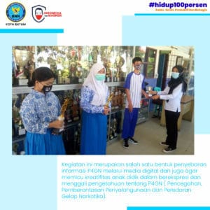 Lomba Poster Digital tentang Narkoba di SMP Kartini II Batam