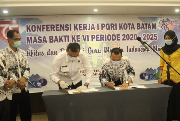 Penandatanganan MOU tentang Upaya P4GN, dengan PGRI Kota Batam