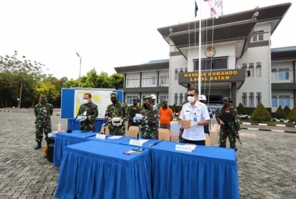 Undangan Press Realese Penangkapan Pelaku Penyelundupan Narkoba dari Malaysia Ke Indonesia Undangan Press Realese Penangkapan Pelaku Penyelundupan Narkoba dari Malaysia Ke Indonesia